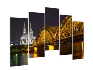 Obraz osvětleného mostu